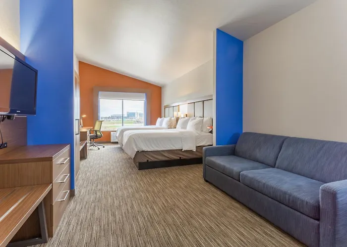 Express Rockford-loves Park By Ihg