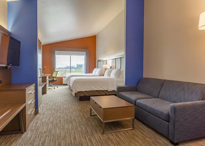 Express Rockford-loves Park By Ihg 2*