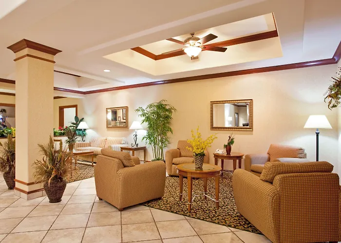 Express Rockford-loves Park By Ihg 2* Loves Park
