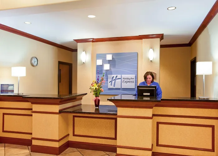 Express Rockford-loves Park By Ihg Отель Loves Park