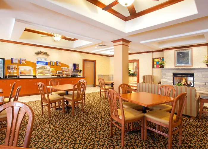 Отель Express Rockford-loves Park By Ihg 2*