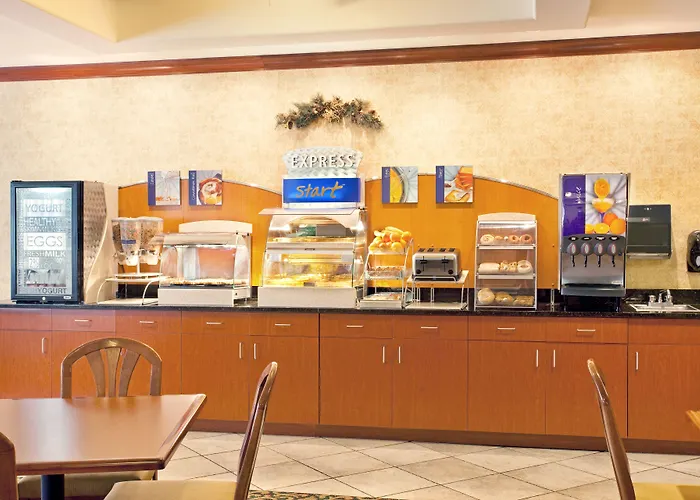 Express Rockford-loves Park By Ihg 2*