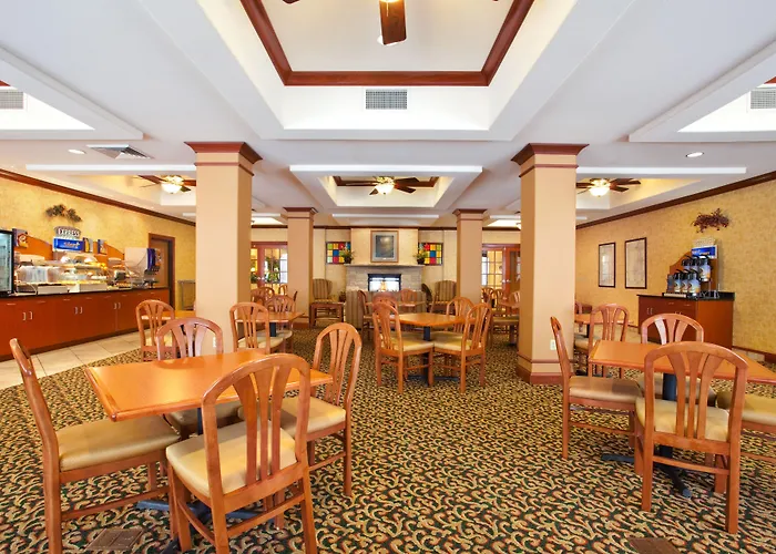 Отель Express Rockford-loves Park By Ihg
