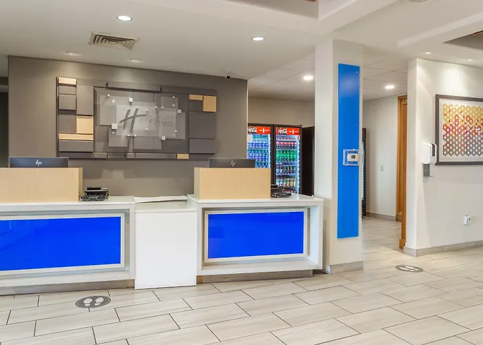 Отель Express Rockford-loves Park By Ihg
