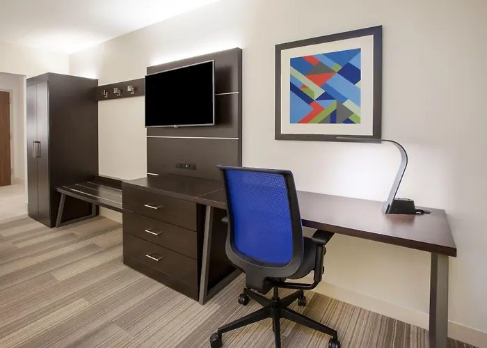 Express Rockford-loves Park By Ihg Отель Loves Park