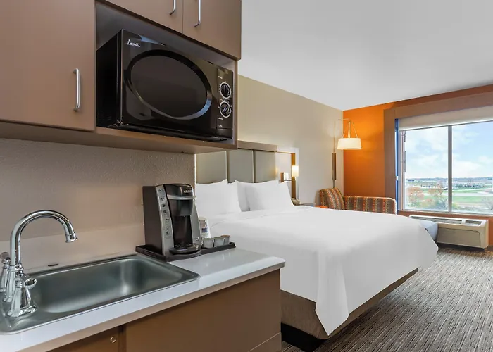 Express Rockford-loves Park By Ihg Отель