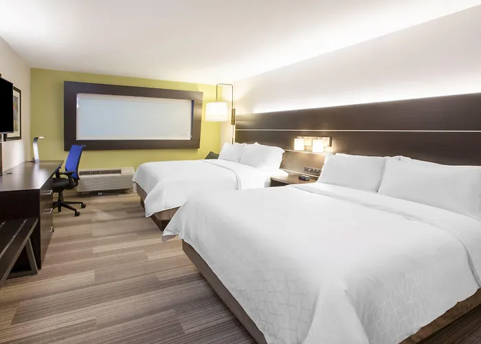 Express Rockford-loves Park By Ihg Отель 2*