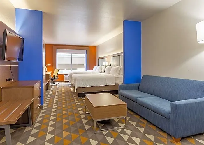 Express Rockford-loves Park By Ihg