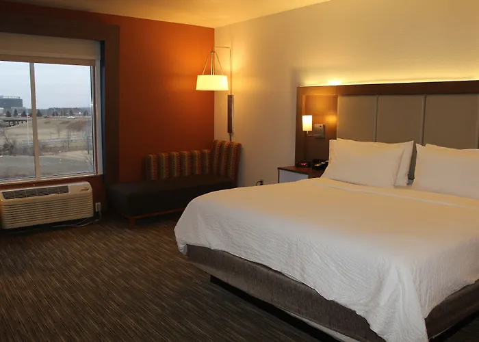Express Rockford-loves Park By Ihg Hotel 2*