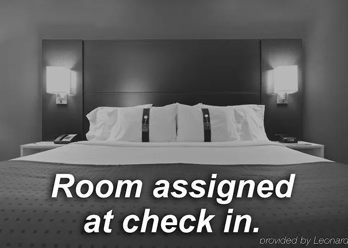 Отель Express Rockford-loves Park By Ihg