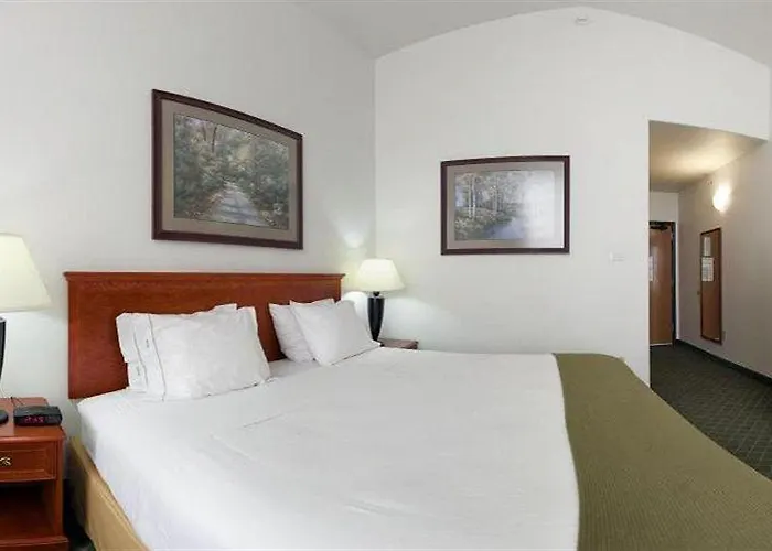 Express Rockford-loves Park By Ihg Отель Loves Park